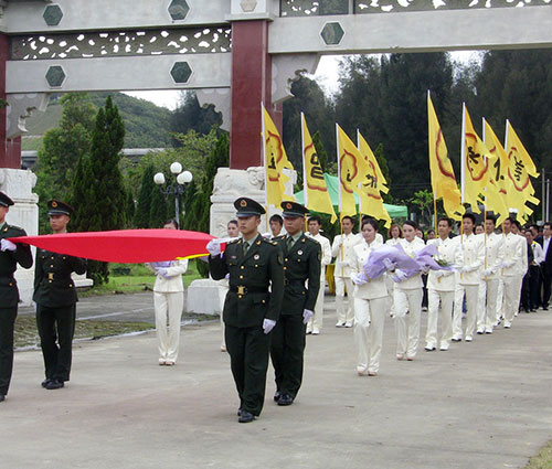 6革命烈士主题仪仗礼500x425.jpg