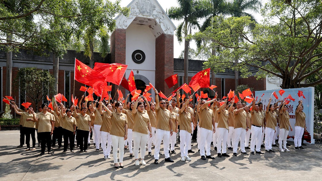 共同唱响《我和我的祖国》1120.jpg