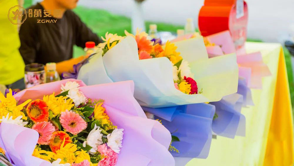13文明祭祀，鲜花缅怀1000.jpg